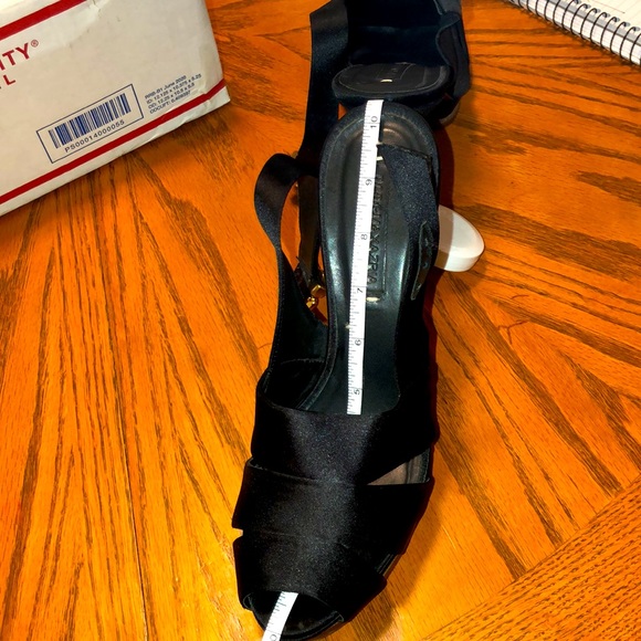 BCBG MAXAZRIA BLACK SATIN LEATHER PLATFORM HEELS - Picture 8 of 10